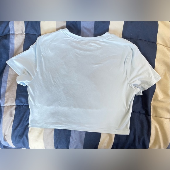 Queen Card Cropped Shirt - Picture 3 of 3